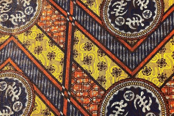 YELLOW ZIG ZAG-Osikani Stoff